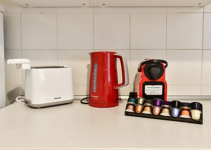 Apartment Red & White Vatican