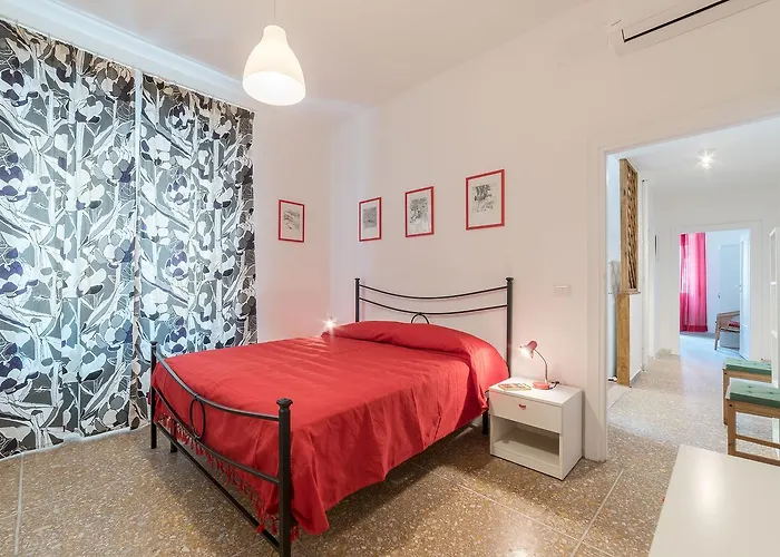 Apartment Red & White Vatican Rom