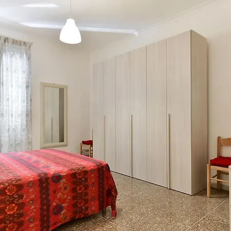 Red & White Vatican Róma