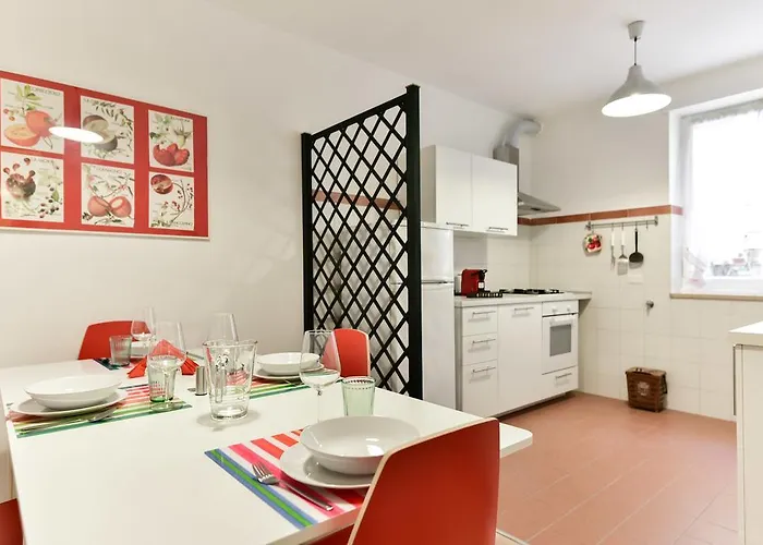 アパート Red & White Vatican ローマ