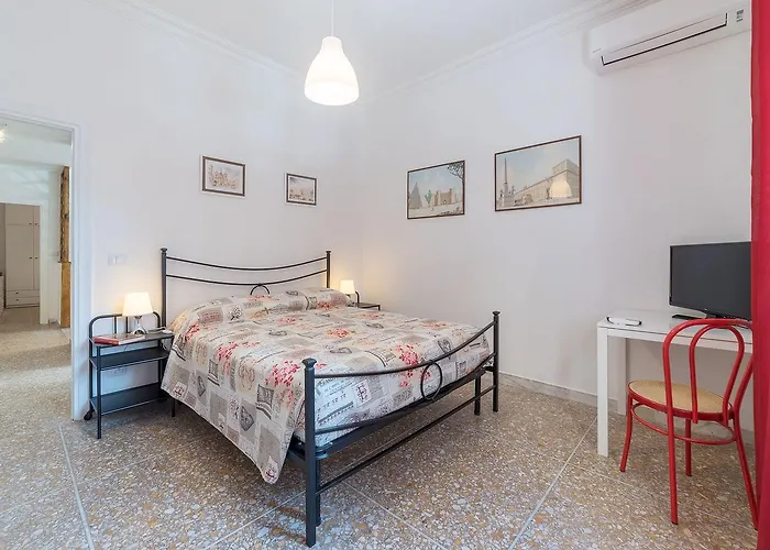 Red & White Vatican Roma