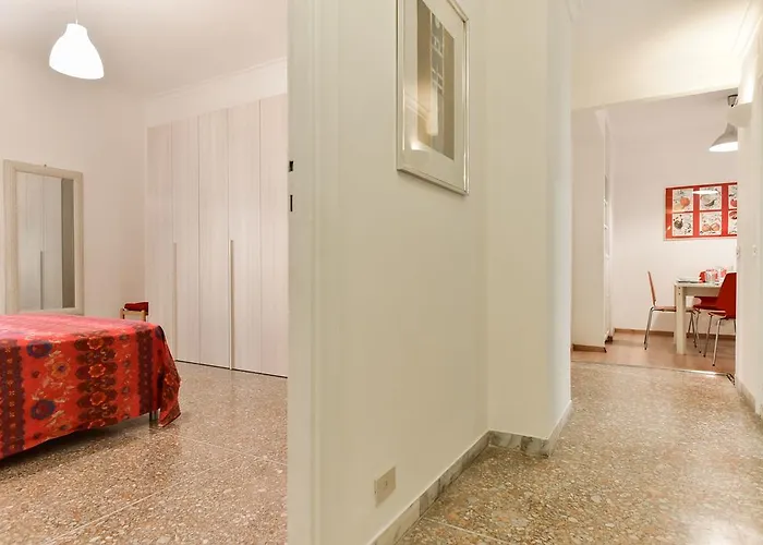 Apartment Red & White Vatican